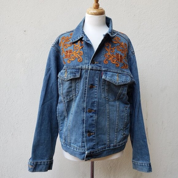 Vintage Levi's Embroidered Jean Denim Trucker Jacket - Picture 3 of 11